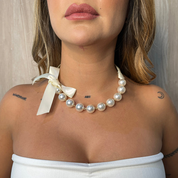 White Bow Pearl Necklace