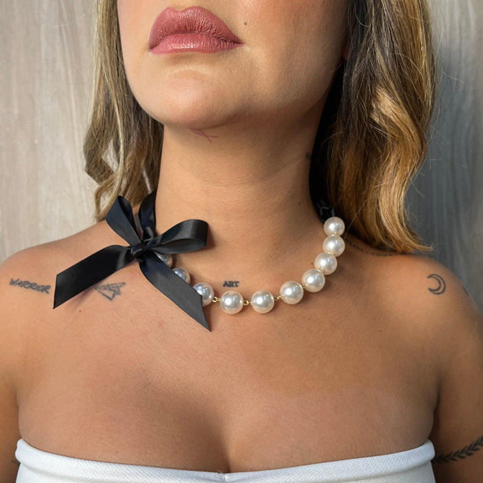 Black Bow Pearl Necklace